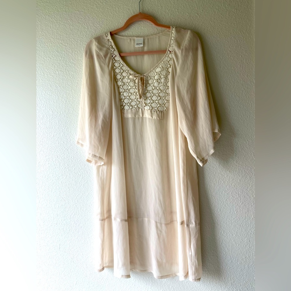 Gorgeous OXMO embroidery coverup. Size M